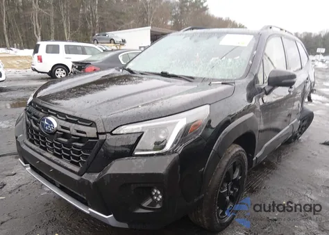 2022 Subaru Forester Wilderness z USA, uszkodzony, nr VIN JF2SKAMC6NH403066